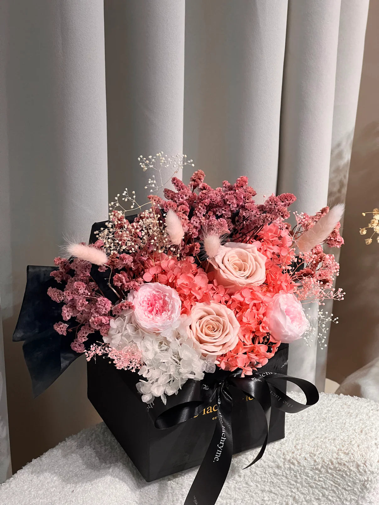 Paeon in Black | Preserved Blooms | Le Fleur