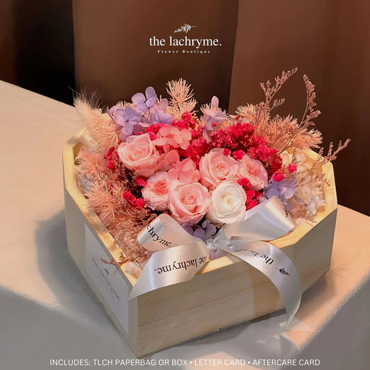 Galina | Boxed Blooms | Heart-shaped