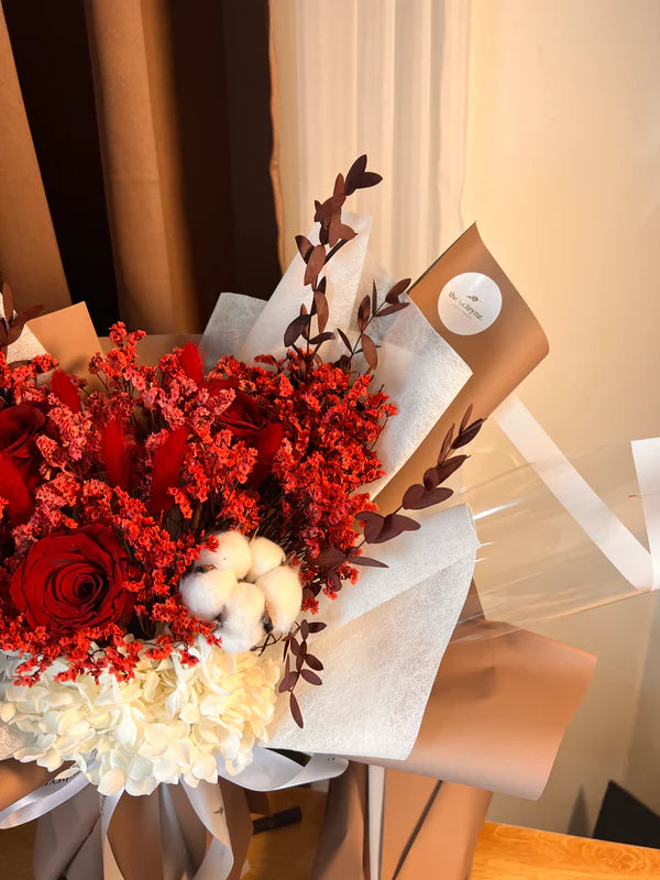 Lara | Preserved Blooms | Grand