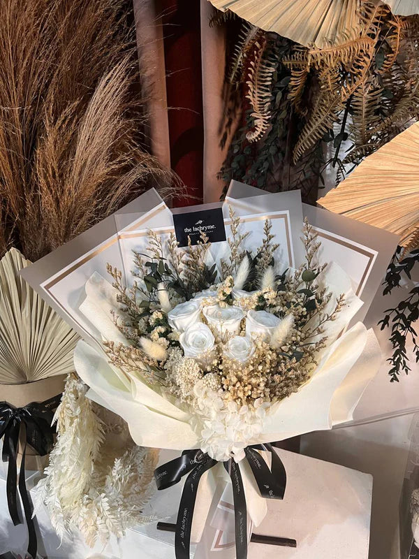 Kathy | Preserved Blooms | Deluxe