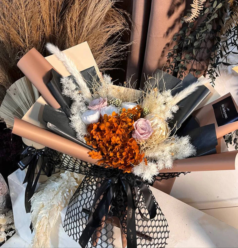 Hera | Preserved Blooms | Deluxe