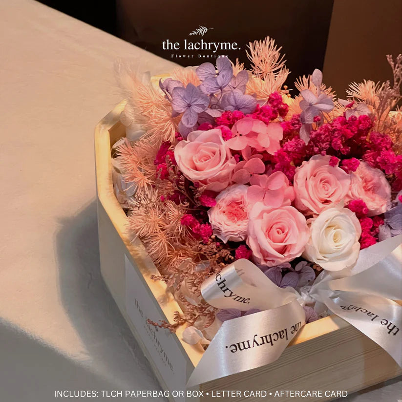 Galina | Boxed Blooms | Heart-shaped