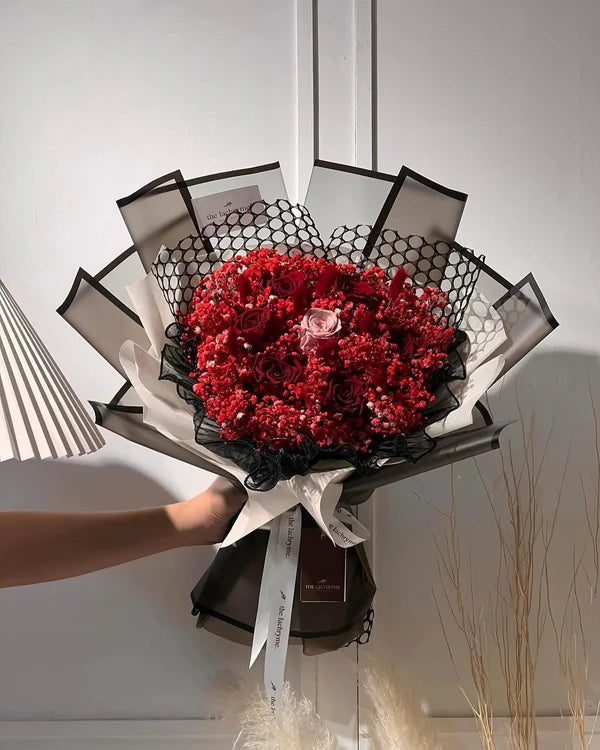 Romeo | Preserved Blooms | Deluxe