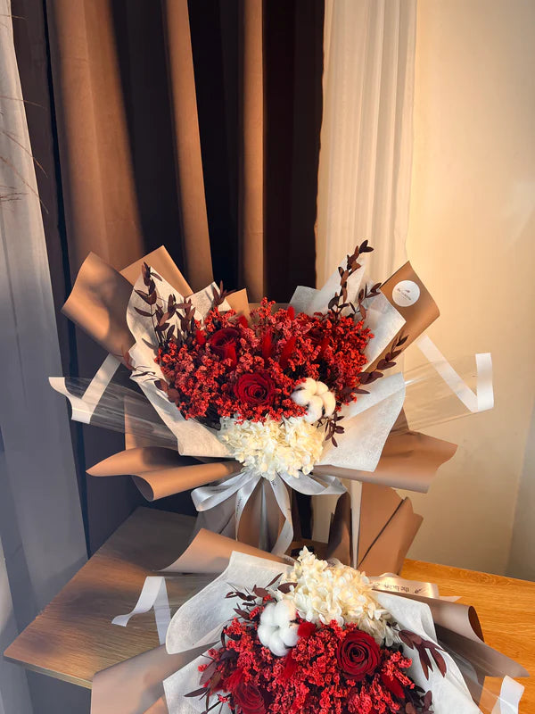 Lara | Preserved Blooms | Grand