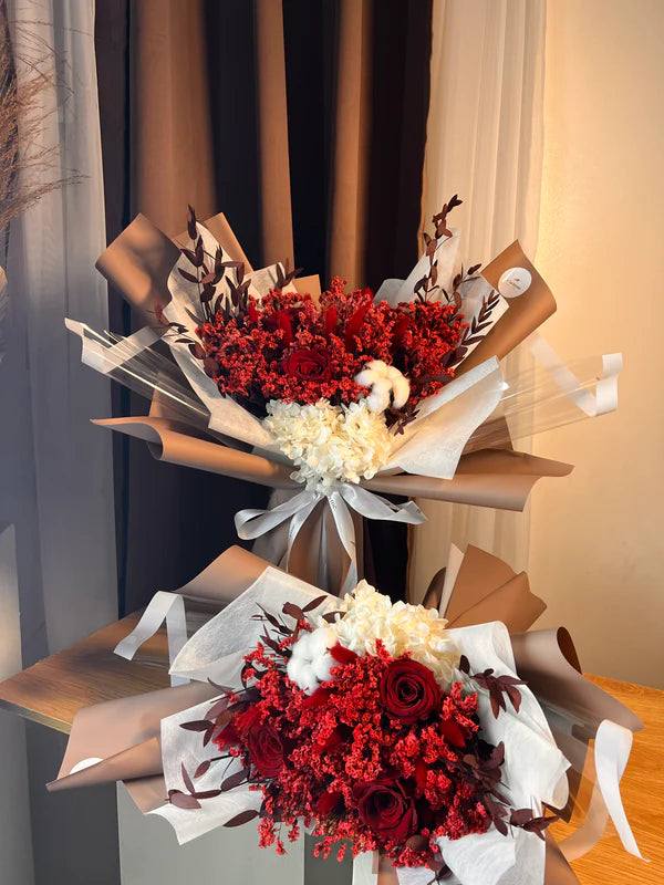 Lara | Preserved Blooms | Grand