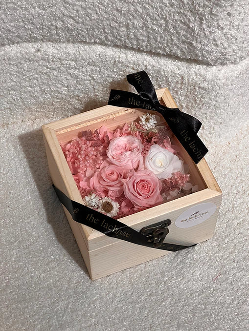 Verà | Blooms in Box | Small