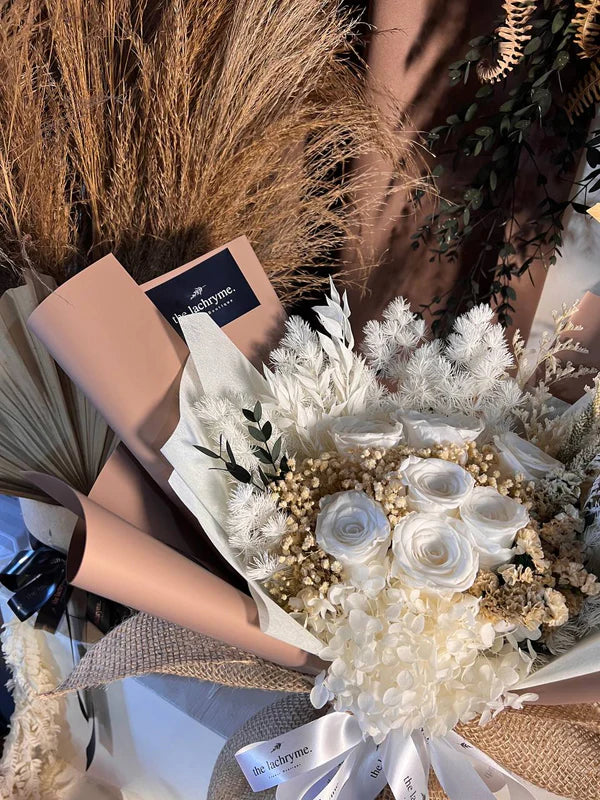 Latte | Preserved Blooms | Deluxe