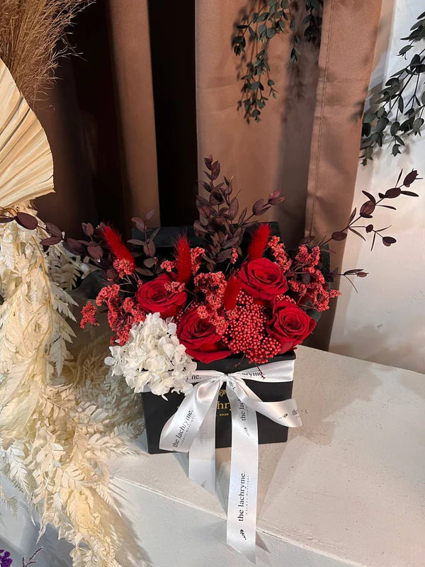 Crimson | Preserved Blooms | Le Fleur